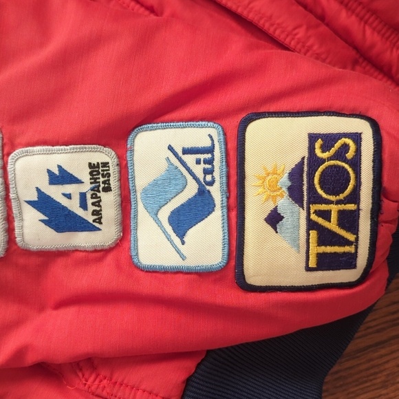 vtg Ski junkie Jacket Red Puffer Quilted retro Ski Bum resort patches sz M - Picture 3 of 15